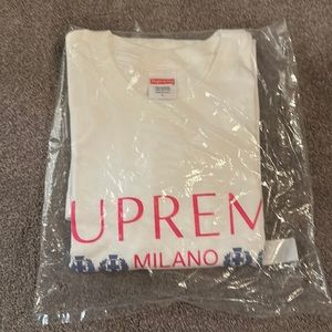 Supreme logo Milano t shirt